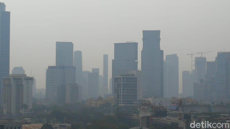 Data AirVisual Sabtu Siang: Udara Jakarta Terburuk Ke-3 di Dunia Data AirVisual Sabtu Siang: Udara Jakarta Terburuk Ke-3 di Dunia
