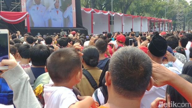 Suasana di depan Istana saat upacara HUT ke-74 RI berlangsung