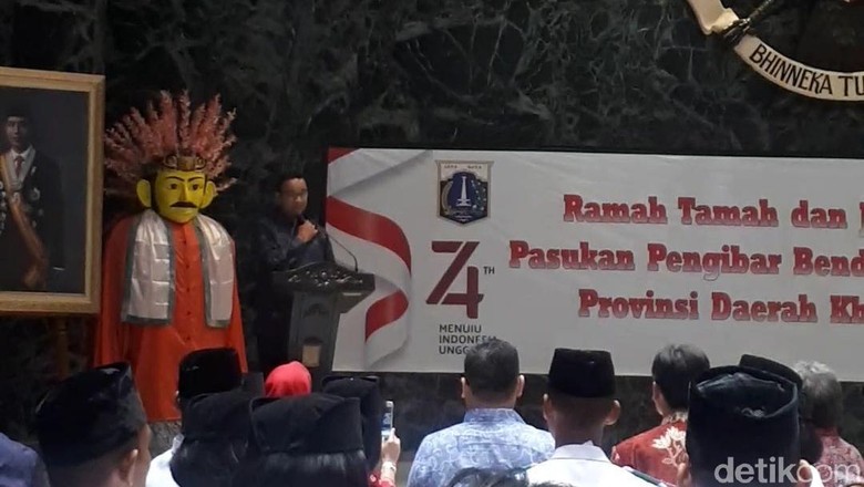 Ramah Tamah Paskibraka, Anies Terima Penghargaan Teratai Putra Indonesia Ramah Tamah Paskibraka, Anies Terima Penghargaan Teratai Putra Indonesia