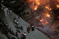 Setidaknya 15.000 rumah terbakar