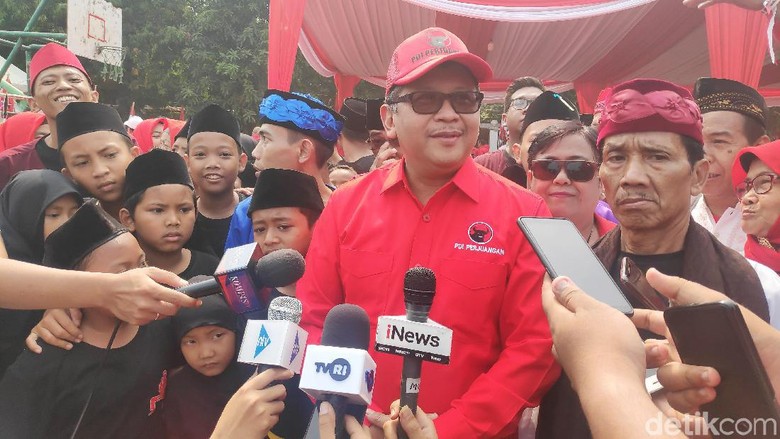 PDIP Bela Gubernur Sulsel yang Ingin Dimakzulkan Pansus DPRD PDIP Bela Gubernur Sulsel yang Ingin Dimakzulkan Pansus DPRD