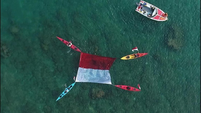 Pengibaran bendera di lokasi tsunami Tanjung Lesung (istimewa) Pengibaran bendera di lokasi tsunami Tanjung Lesung (istimewa)