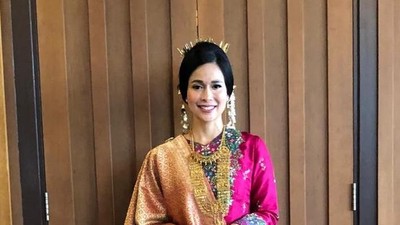 Rancak Bana, Cantiknya Istri Mensos Loemongga Berbaju Adat Minang