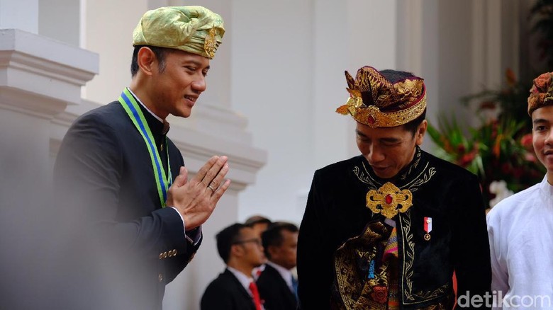 Tak Hadir Upacara HUT RI di Istana, SBY Titip Salam Hormat ke Jokowi Tak Hadir Upacara HUT RI di Istana, SBY Titip Salam Hormat ke Jokowi