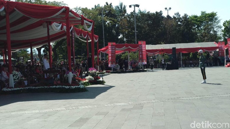 Upacara HUT Ke-74 RI, Ridwan Kamil Pamer Kemajuan Jabar Upacara HUT Ke-74 RI, Ridwan Kamil Pamer Kemajuan Jabar