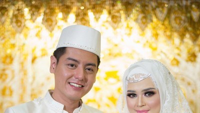 Cantiknya Cut Meyriska dengan Makeup Mata Bold Saat Dinikahi Roger Danuarta