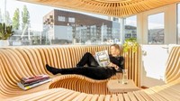 Saat ini, rumah kapal ditempatkan di perairan Amsterdam. Istimewa/Dok. Inhabitat.