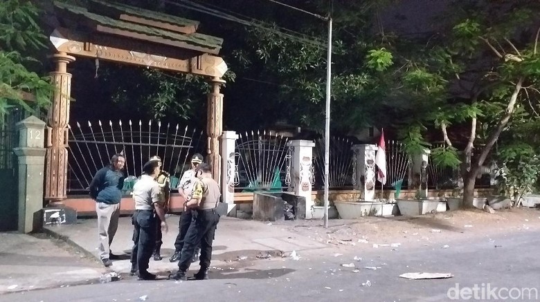 Polisi Selidiki Pelaku Pembuangan Bendera Merah Putih di Asrama Papua Polisi Selidiki Pelaku Pembuangan Bendera Merah Putih di Asrama Papua