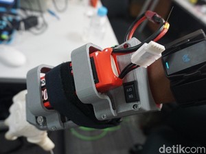 Video: Begini Kerjanya Tangan Bionik Keren Asli Tangerang