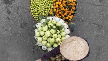 Tapi agar berbeda, dia pun putar otak mencari angle menarik. Foto: Loes Heerink