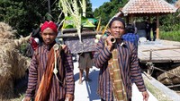 Acara pernikahan ternyata bukan hanya manusia saja, seperti yang ada di Pedukuhan Onggopatran, Desa Srimulyo, Kecamatan Piyungan, Kabupaten Bantul. Warga di pedukuhan tersebut menikahkan lumpang dan alu, dua alat tradisional untuk mengolah hasil pertanian.
