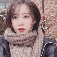 Sempat Tidak Percaya Cinta Dalam sebuah wawancara, Hye Sun pernah mengatakan bahwa dia sempat tidak percaya dengan cinta karena pernah menjadi korban perselingkuhan. Saya terluka setelah cinta pertama saya mengkhianati saya. Setelah itu, saya merasa skeptis dalam hubungan romantis. Saya tidak ingin berkencan kecuali kami berpikir untuk menikah, ucapnya, seperti dikutip Koreaboo. Foto: dok. Instagram @kookoo900