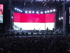 Gaya Rich Brian dan NIKI Rayakan Kemerdekaan Indonesia