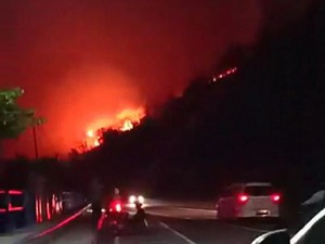 Bukit Pandanan Lombok Utara Terbakar, Akses Wisata Terganggu