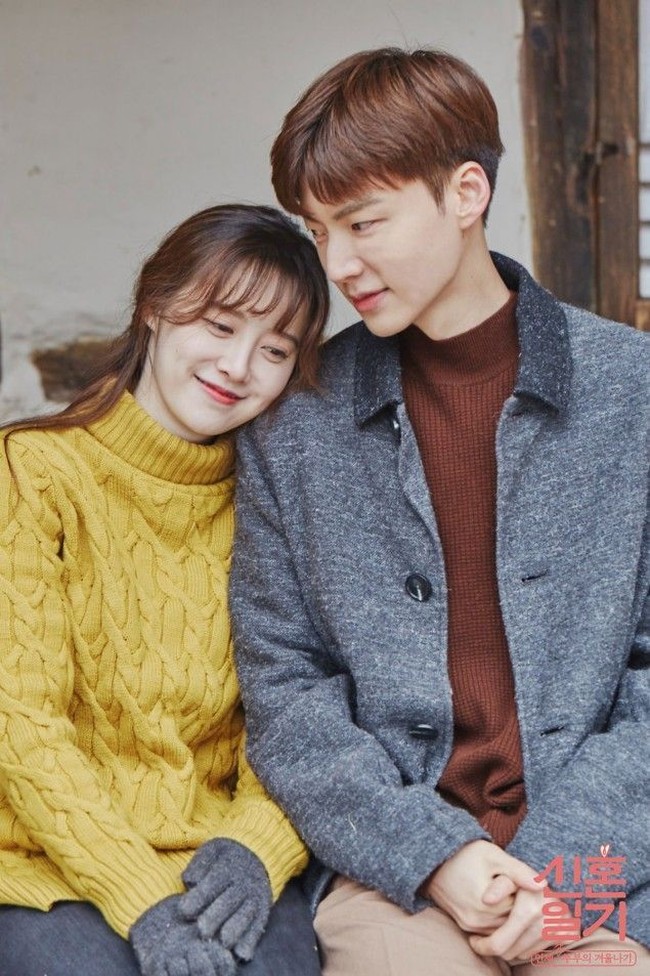 Cinta Mati dengan Ahn Jae HyunTetapi, semua itu berubah ketika aktris berusia 34 tahun ini bertemu Ahn Jae Hyun. Goo Hye Sun merasakan hubungan yang begitu kuat sehingga ia melupakan semua lukanya dan memilih untuk mengikat janji suci. Saya tidak bisa membayangkan putus dengannya. Itu sebabnya saya menikah dengan Ahn Jae Hyun. Saya pikir saya akan mati jika kita putus. Putus menjadi pikiran yang menakutkan dan mengerikan, kata Goo Hye Sun. Foto: dok. Youtube