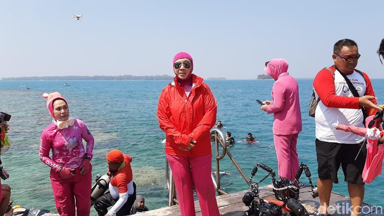 Gelar Aksi Bersih-bersih Sampah, Bhayangkari: Ayo Jaga Laut Indonesia Gelar Aksi Bersih-bersih Sampah, Bhayangkari: Ayo Jaga Laut Indonesia