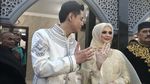 Senyum Bahagia Cut Meyriska dan Roger Danuarta Pamer Cincin