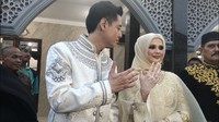 Ijab kabul Roger dan Chika digelar di kediaman orang tua Chika di Medan, Sumatera Utara. (Wano Dya/detikcom)