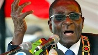 Mugabe menjadi didapuk jadi Presiden Zimbabwe sejak 31 Desember 1987. Hingga usia ke 93, Mugabe masih menjabat.