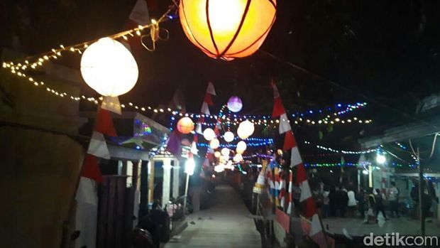 Merawat Kebhinekaan Ala Kampung 1.000 Lampion di Indramayu