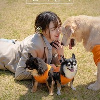 Penulis & SutradaSelain menjadi aktris, wanita berwajah imut pun adalah seorang penulis dan sutradara. Ia telah menelurkan sejumlah buku dan menyturadai sejumlah film pendek. Hye Sun pun disibukkan dengan kegiatan amal. Wanita yang cantik luar dan dalam ini fokus dengan kegiatan amal untuk penderita kanker. Foto: dok. Instagram @kookoo900