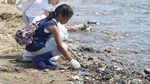 Aksi Bersih-bersih Pantai Ancol Dalam Rangka HUT RI