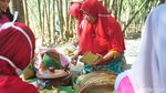 Foto: Pasar di Grobogan Ini Cuma Terima Uang Bambu