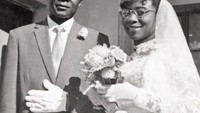 Foto Mugabe saat menikah dengan Saily Hayfron pada 1962. Istrinya itu meninggal pada 1992 lantaran penyakit ginjal kronis.