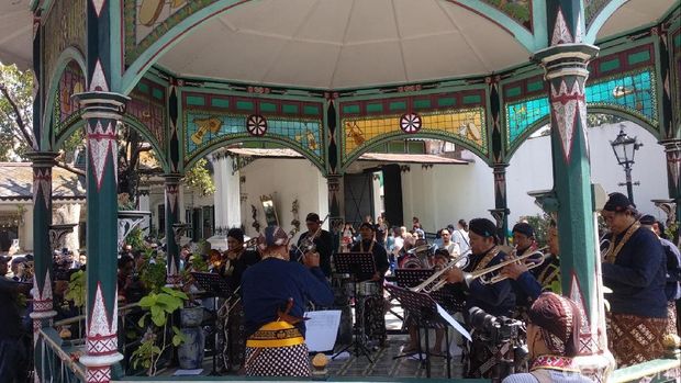 Pentas musikan di Keraton Yogyakarta. 