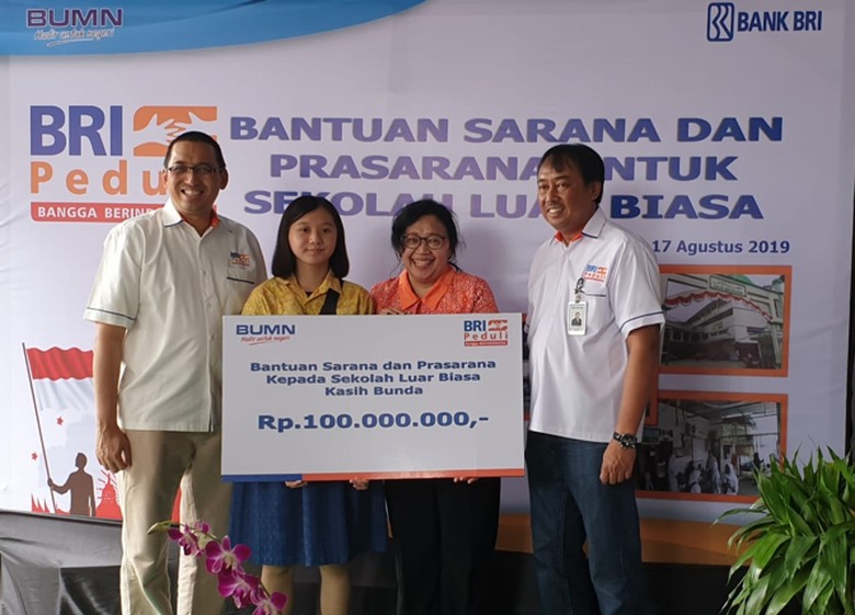 Di HUT ke-74 RI, BRI Beri Bantuan CSR ke 57 SLB di Seluruh Indonesia Di HUT ke-74 RI, BRI Beri Bantuan CSR ke 57 SLB di Seluruh Indonesia