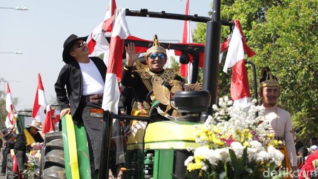 Melihat Pejabat Berkostum Wayang di Karnaval Kemerdekaan Sabilulungan