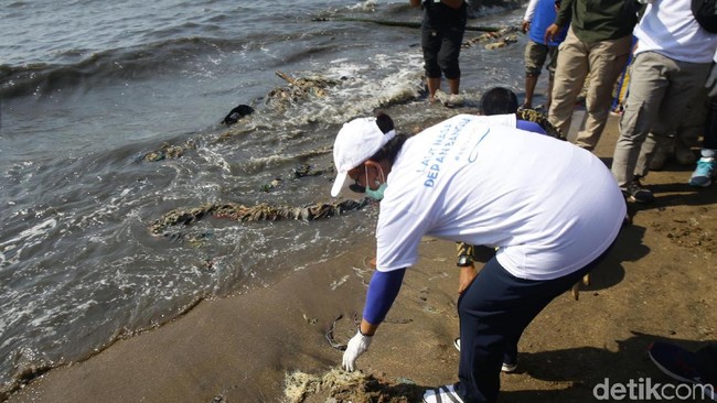 Air Minum di Botol Plastik yang Bikin Susi-Sri Mulyani Berang
