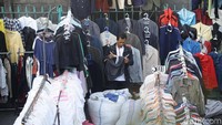 Pakaian Impor Bekas Dilarang, Pedagang Ogah Jualan Produk Lokal