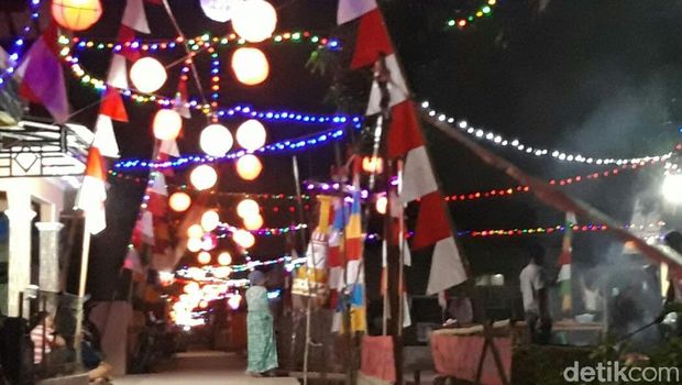 Merawat Kebhinekaan Ala Kampung 1.000 Lampion di Indramayu