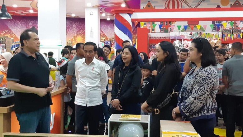 Ditemani CT, Jokowi Ajak Keluarga ke Trans Studio Cibubur Ditemani CT, Jokowi Ajak Keluarga ke Trans Studio Cibubur