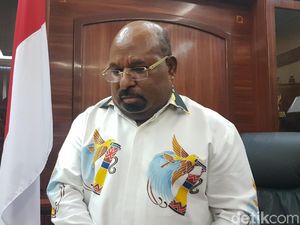 Desakan Pihak Lukas Enembe Agar Kasus Dugaan Suap Diselesaikan Hukum Adat