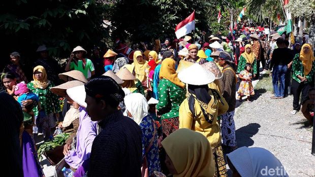 Pernikahan lumpang dan alu di Bantul.