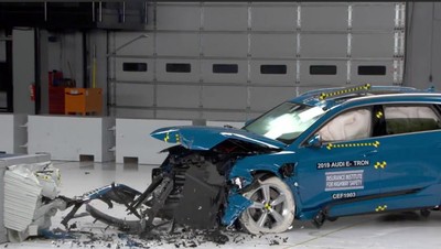Mobil Listrik Diuji Tabrak, Seberapa Aman?