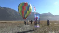Yang Baru di Bromo: Terbang Naik Balon Udara