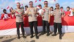 Potret Pengibaran Merah Putih di Bukit Merese
