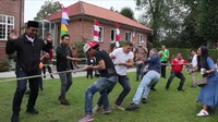 Berbagai lomba tujuh belasan juga digelar, salah satunya lomba tarik tambang.