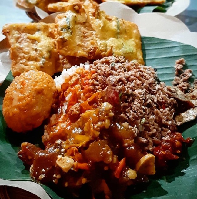 Makanan Sumber Energi hingga Lezatnya Sego Megono untuk Sarapan