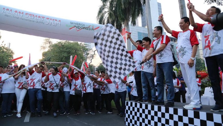 Jalan Sehat Tandai Program BUMN Hadir Untuk Negeri di Wilayah DKI Jalan Sehat Tandai Program BUMN Hadir Untuk Negeri di Wilayah DKI