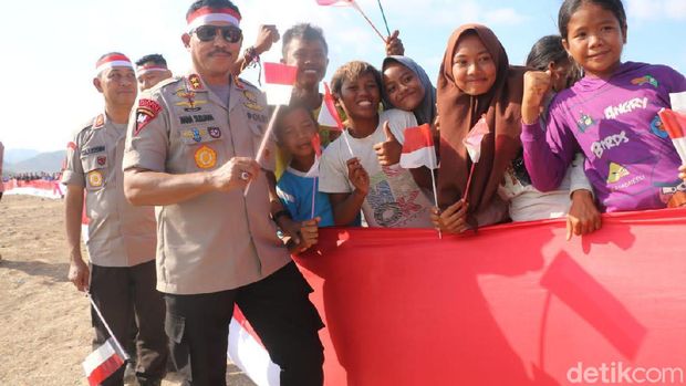 Saat Merah Putih Berkibar di Bukit Merese Lombok