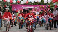 Lomba juga digelar untuk anak-anak setempat. Kegembiraan tersebut mencerminkan kebahagiaan rakyat Indonesia atas kemerdekaan yang telah diraih, juga sebagai ucapan terimakasih kepada para pahlawan.
