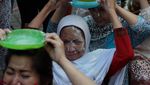 Meriah! Lomba Istri Make Up Suami Malah Jadinya Badut Cantik