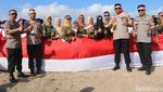 Potret Pengibaran Merah Putih di Bukit Merese