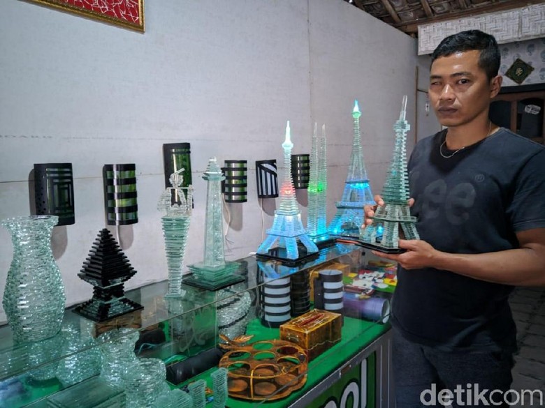 Cantik, Limbah Kaca Disulap Jadi Miniatur Ikonik Beberapa Negara Cantik, Limbah Kaca Disulap Jadi Miniatur Ikonik Beberapa Negara