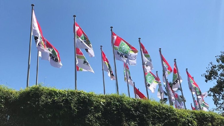 Atribut PKB Hiasi Nusa Dua Bali Jelang Muktamar Atribut PKB Hiasi Nusa Dua Bali Jelang Muktamar