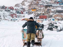 Pesona Greenland, Pulau yang Disinari Matahari 2 Bulan